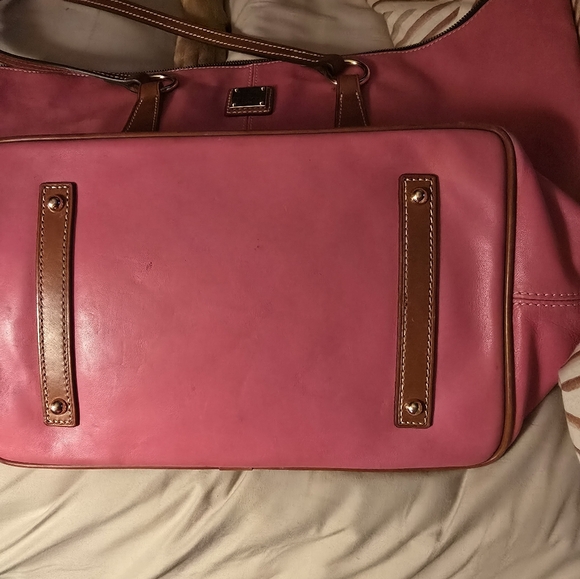 Dooney & Bourke large butter leather hot pink shoulder bag - Picture 6 of 7